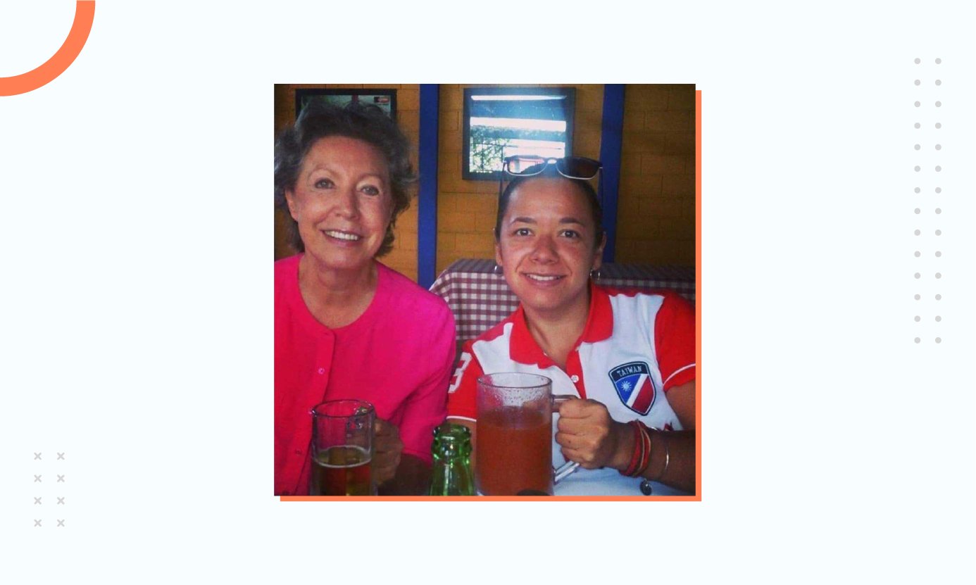 Dunia Leal with her mother in a restuarant